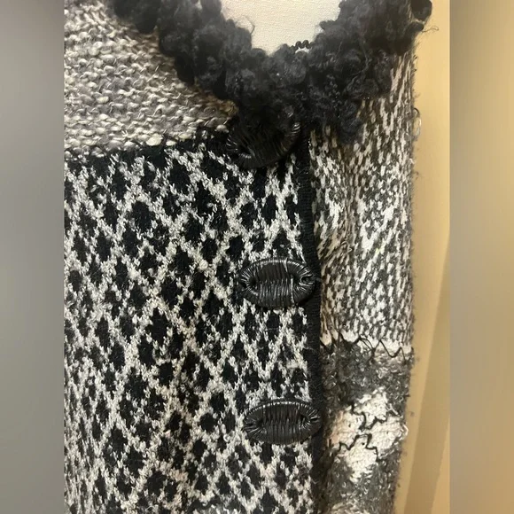 Curio Sleeveless Long Snap Front Sweater Cardigan - Picture 3 of 6